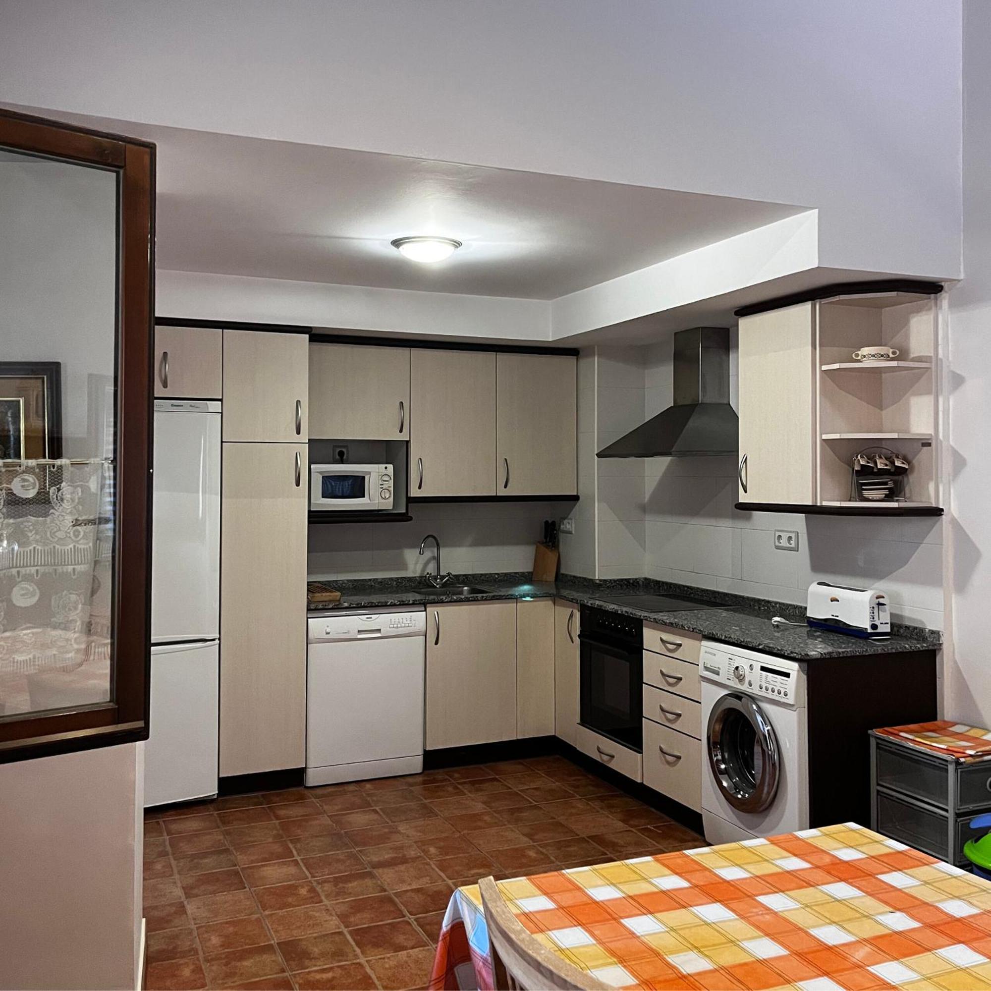 Apartamentos Angelus Plaza Mayor De グラウス エクステリア 写真
